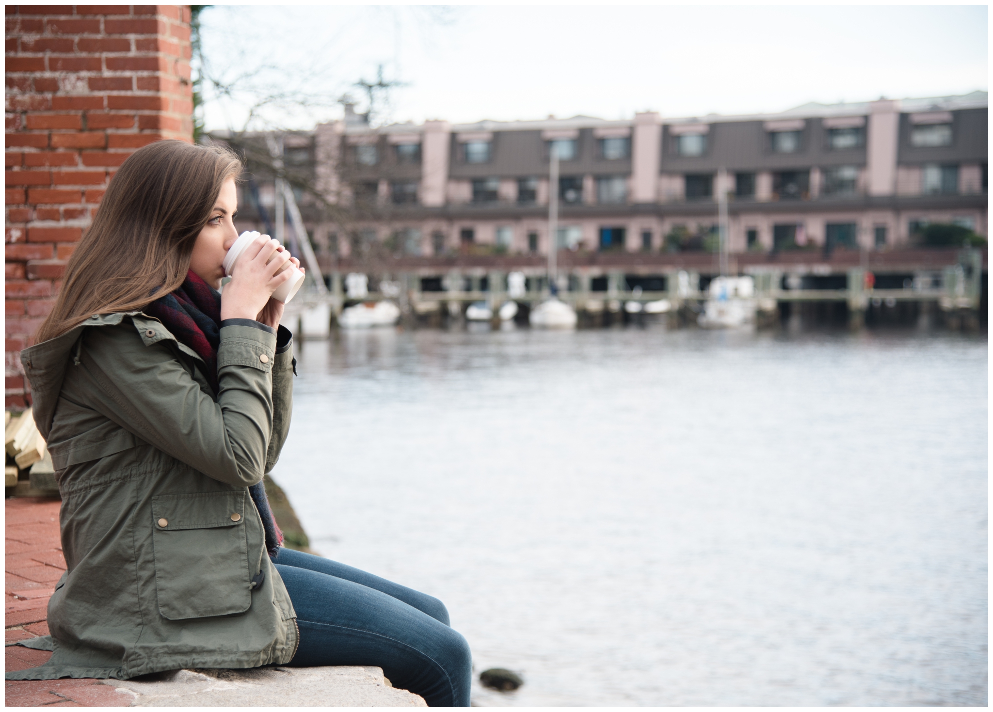 daniel-jackson-studios-amanda-norfolk-virginia-senior-photographer-photography-winter-coffee-scarf-scarves-jackets-fasion-11.jpg