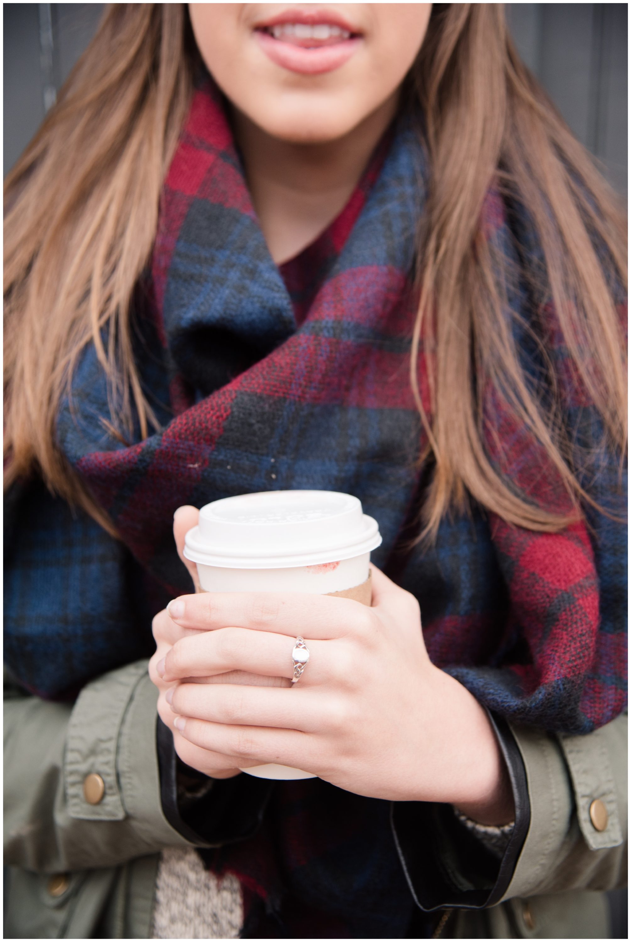 daniel-jackson-studios-amanda-norfolk-virginia-senior-photographer-photography-winter-coffee-scarf-scarves-jackets-fasion-16-1.jpg