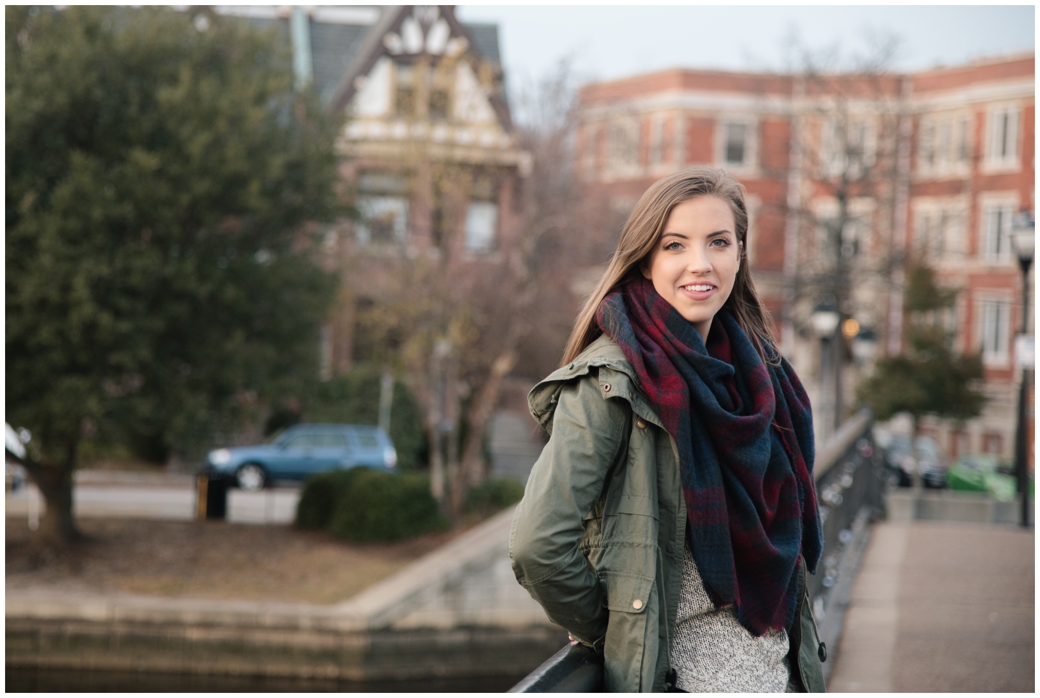 daniel-jackson-studios-amanda-norfolk-virginia-senior-photographer-photography-winter-coffee-scarf-scarves-jackets-fasion-37.jpg