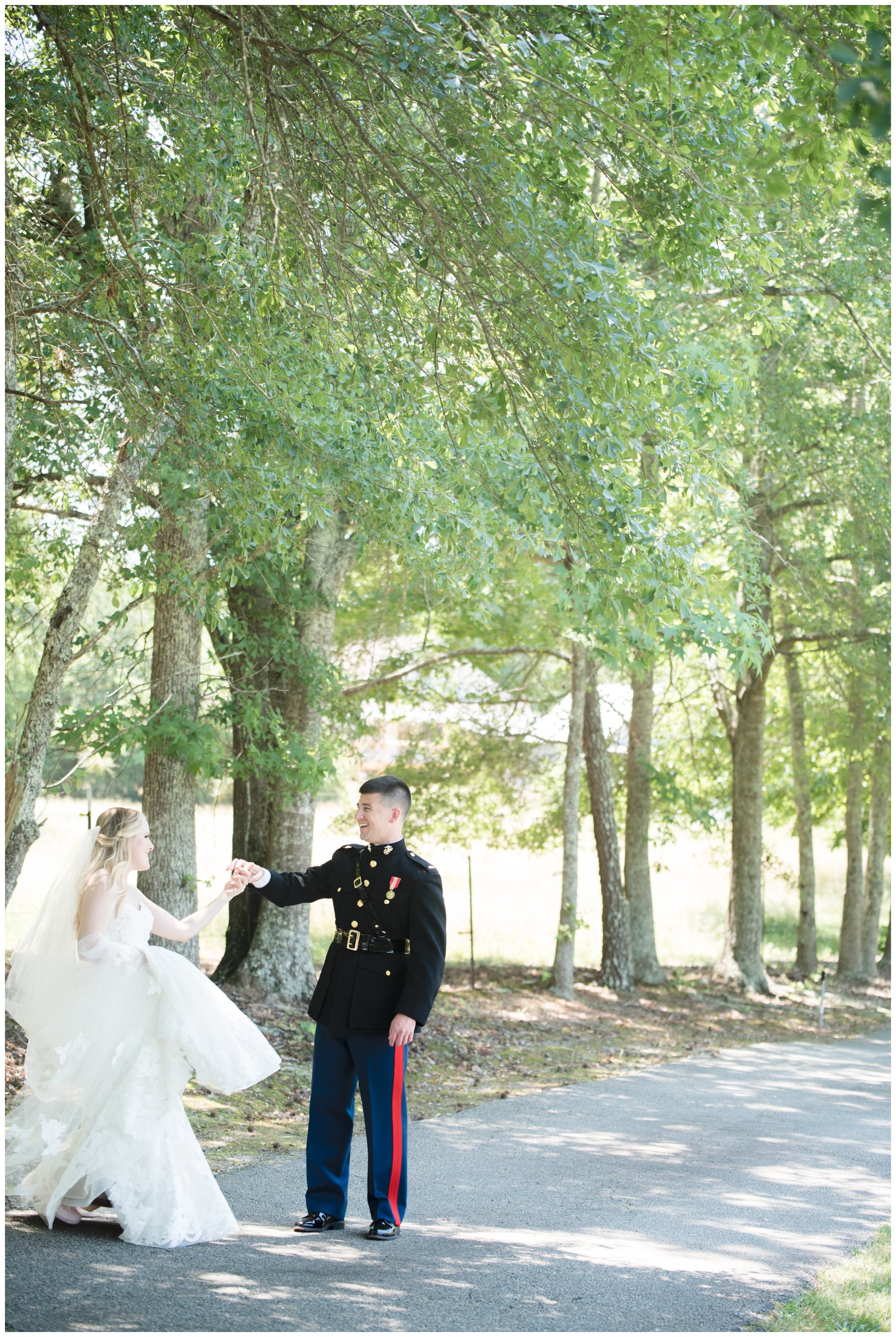 daniel-jackson-studios-virginia-alabama-wedding-engagement-photography-photographer-oak-manor-barn-newnan-georgia-atlanta-summer-spring-outdoor-military-marine-0054-May_blogstomp.jpg