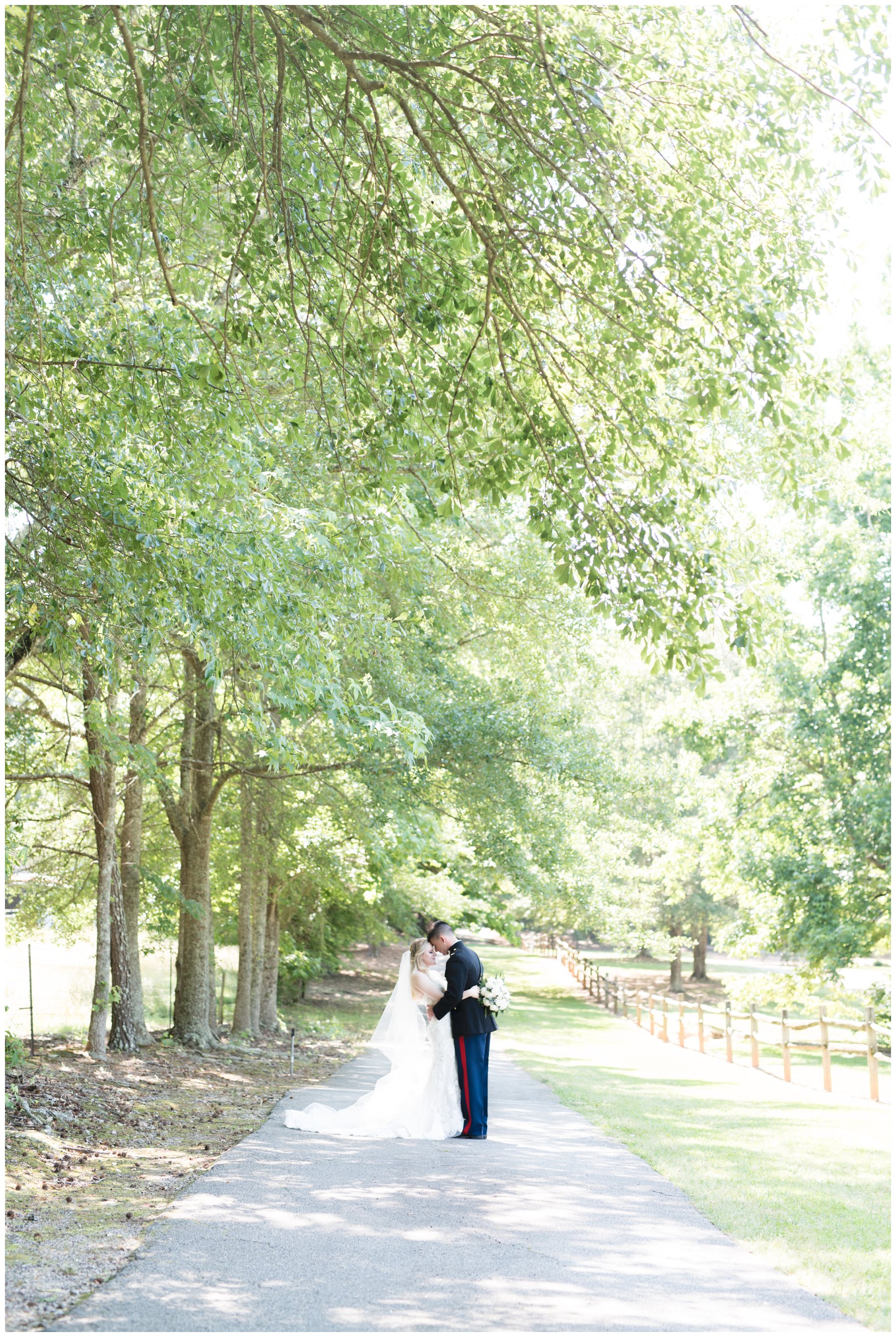 daniel-jackson-studios-virginia-alabama-wedding-engagement-photography-photographer-oak-manor-barn-newnan-georgia-atlanta-summer-spring-outdoor-military-marine-0110-May_blogstomp.jpg