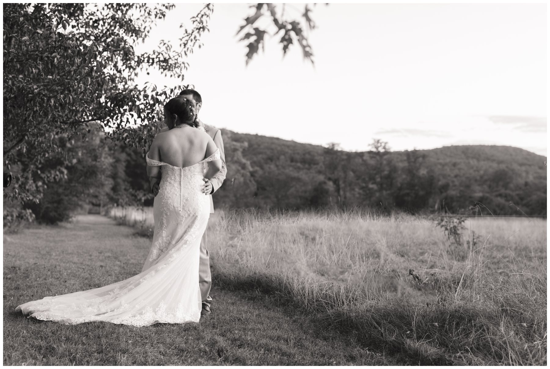 Daniel Jackson Studios - 190907_DSC5235-daniel-jackson-studios-wedding-engagement-photography-virginia-alabama-north-carolina-tennessee-georgia-khimaria-farm-summer-mountain-luray_blogstomp.jpg