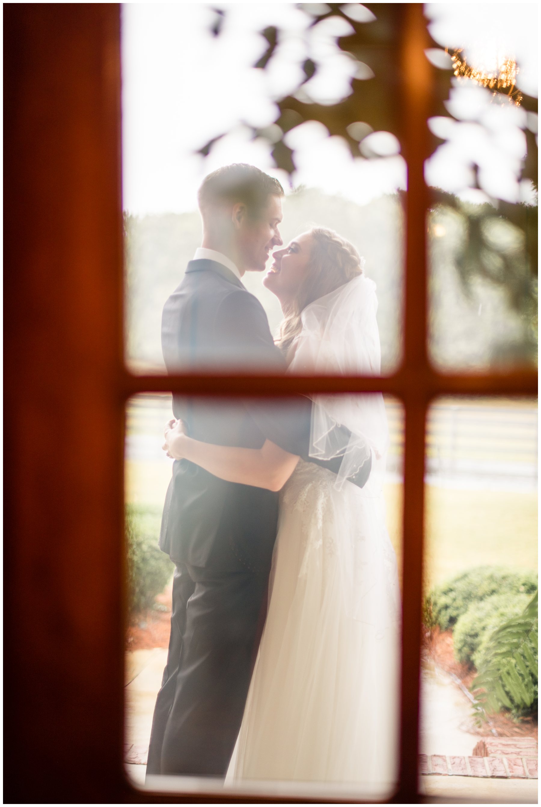 Daniel Jackson Studios - 191019DSC_9918-daniel-jackson-studios-wedding-engagement-photography-virginia-alabama-north-carolina-tennessee-georgia-wright-farm-roopville-rain-fall-georgia_blogstomp.jpg